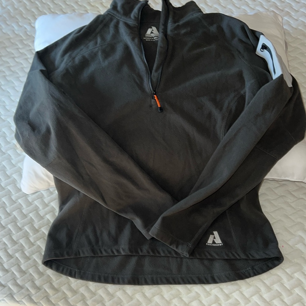 First Ascent by Eddie Bauer Medium Gray Women’s Fleece Pullover
